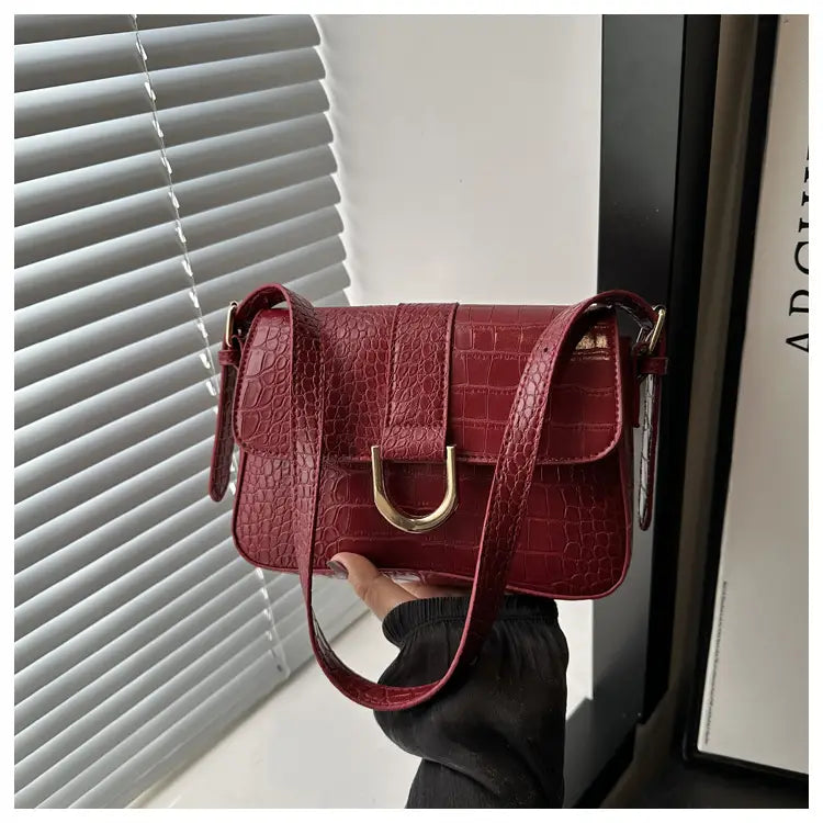 Varine en cuir PU dur avec bandoulière unique en plusieurs couleurs