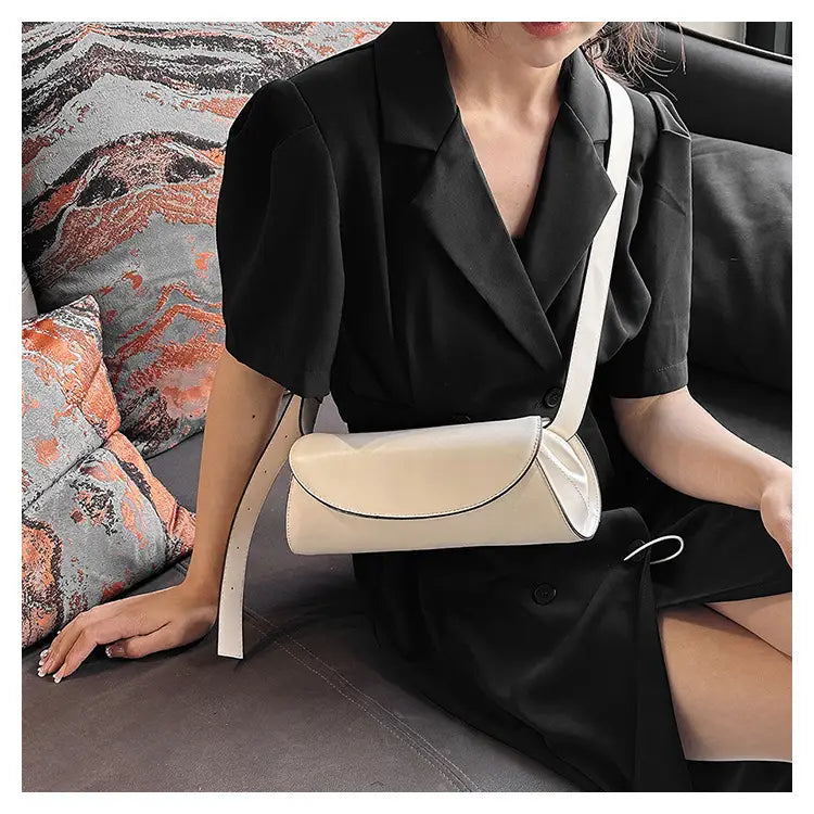 Milky White Cylinder Pu axelväska Justerbar remmulti-färghandväska