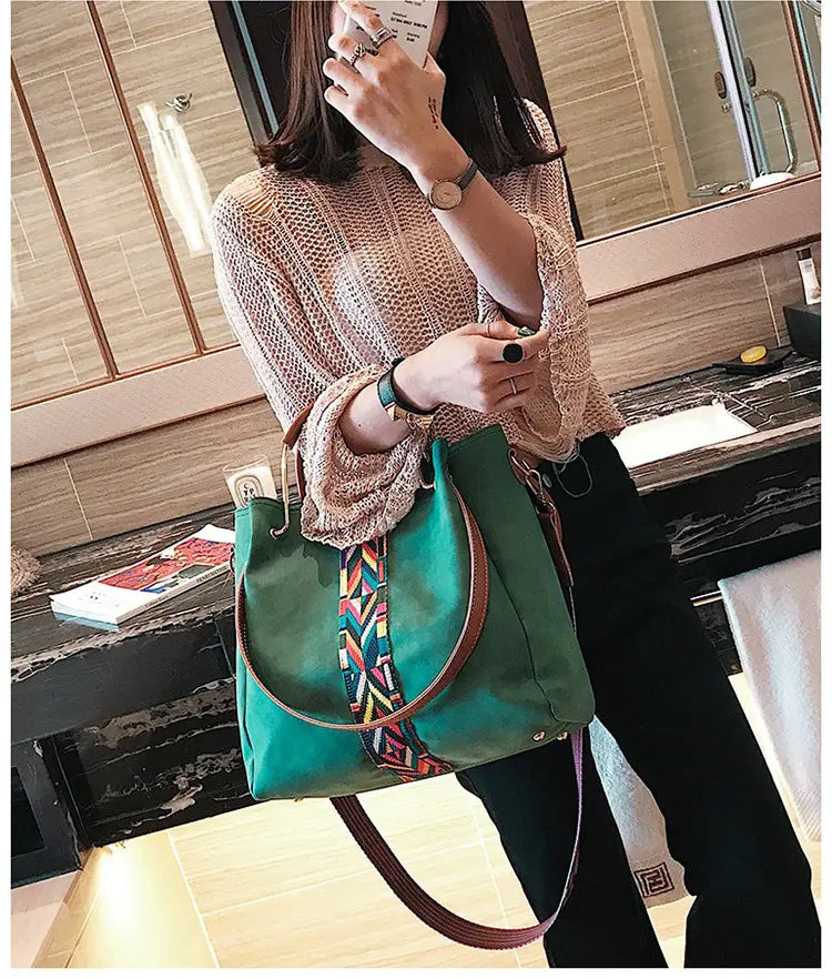 Summer Commute Female Bag with Multiple Pockets and Simple Design