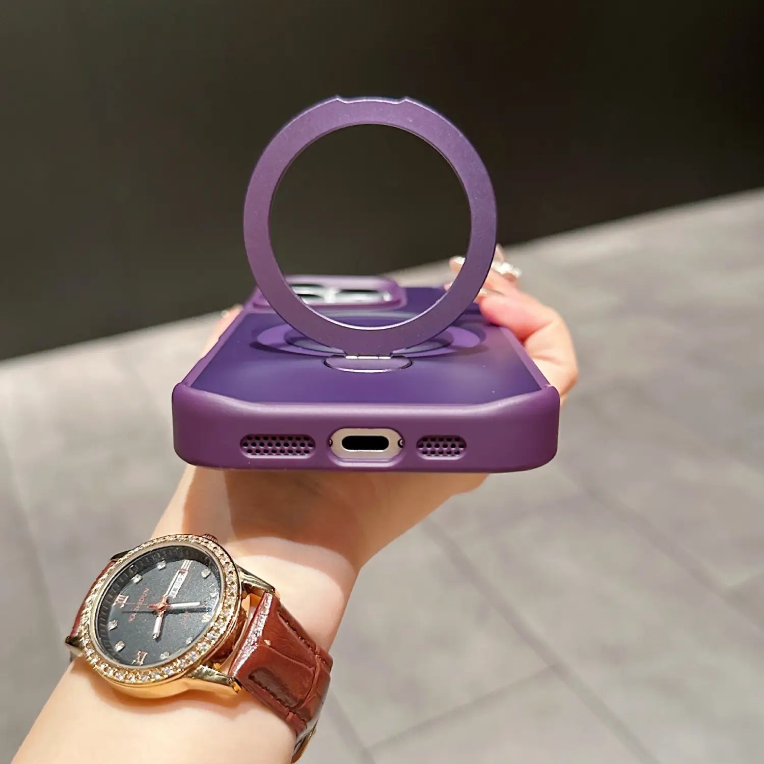 iPhone 16 Pro Skin Feeling Magnetic Rotating Bracket with Anti-Fall TPU PC