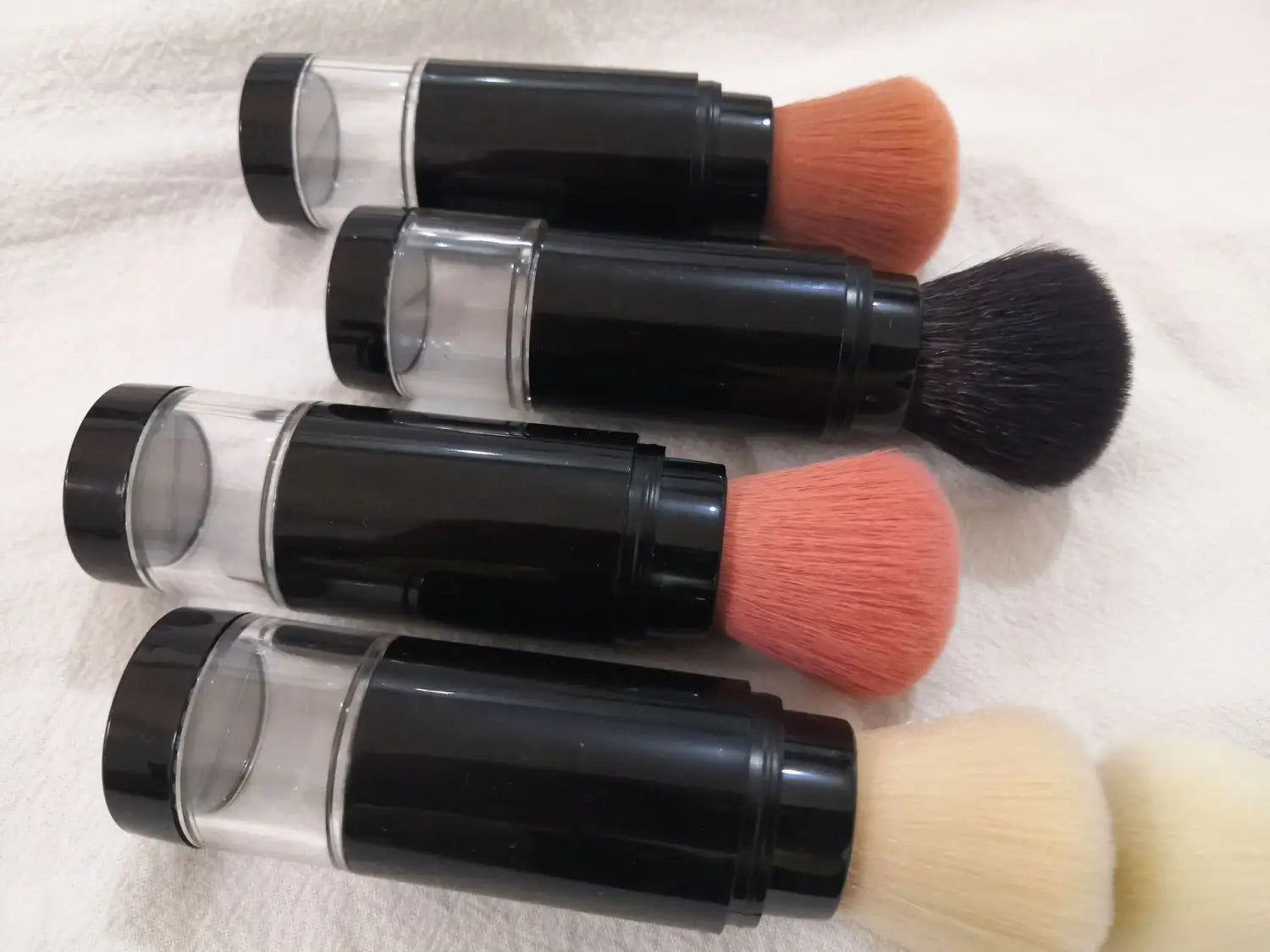 Multifunctional Makeup Brush with Fine Light Peak Wool for Precise Application