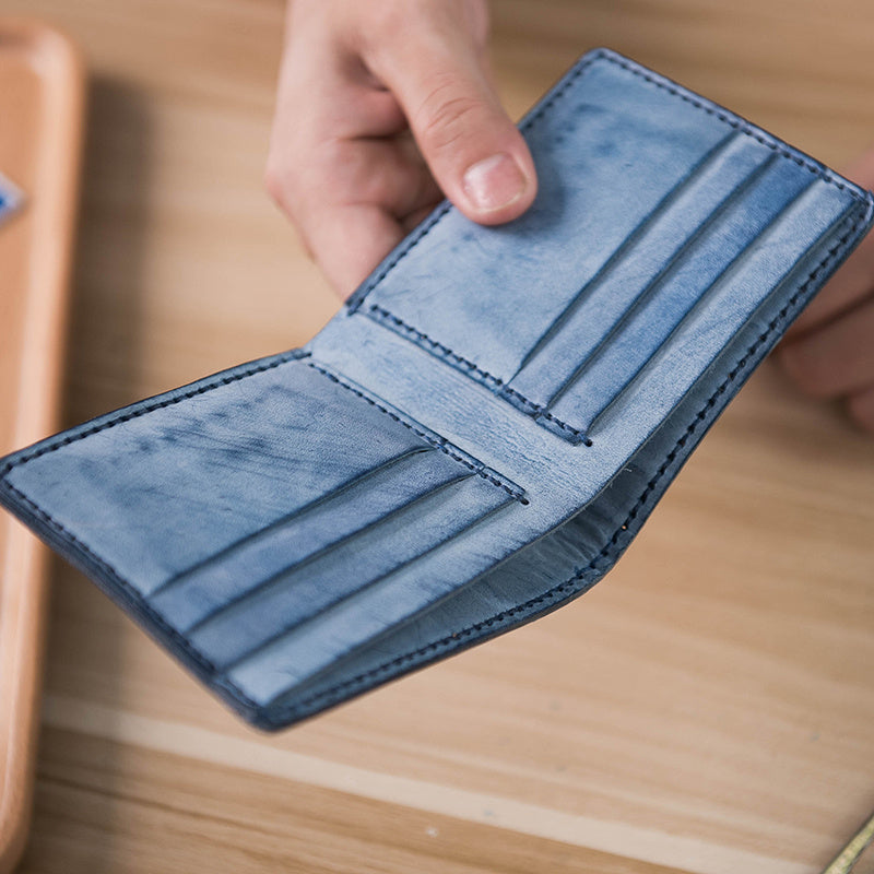 Vintage DIY Waxed Leather Horizontal Wallet - Snack on Style with the Vintage DIY Leather Wallet