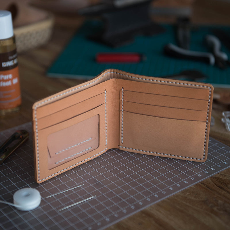 Vintage DIY Waxed Leather Horizontal Wallet - Snack on Style with the Vintage DIY Leather Wallet