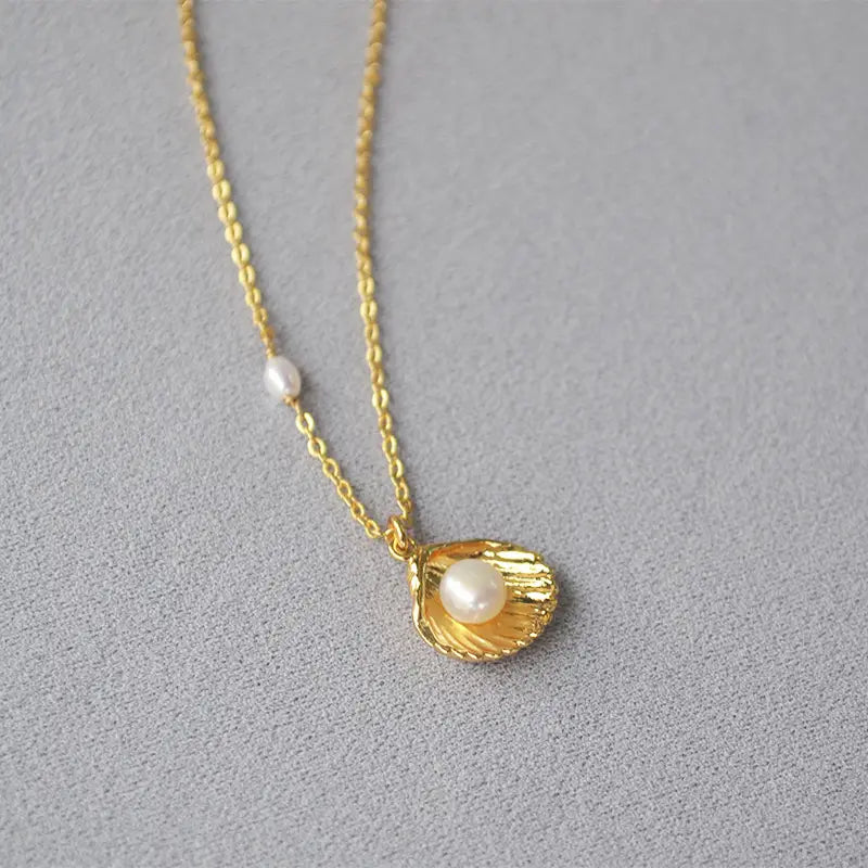 Brass Gold-plated Minimalist Gold Shell Freshwater Pearl Necklace