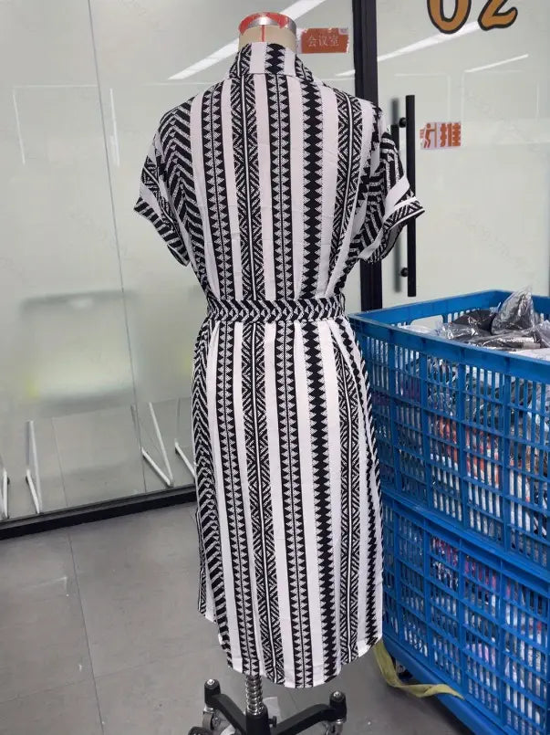 Asymmetric Plaid Skirt with Stripes in Multiple Sizes for Elegant Style