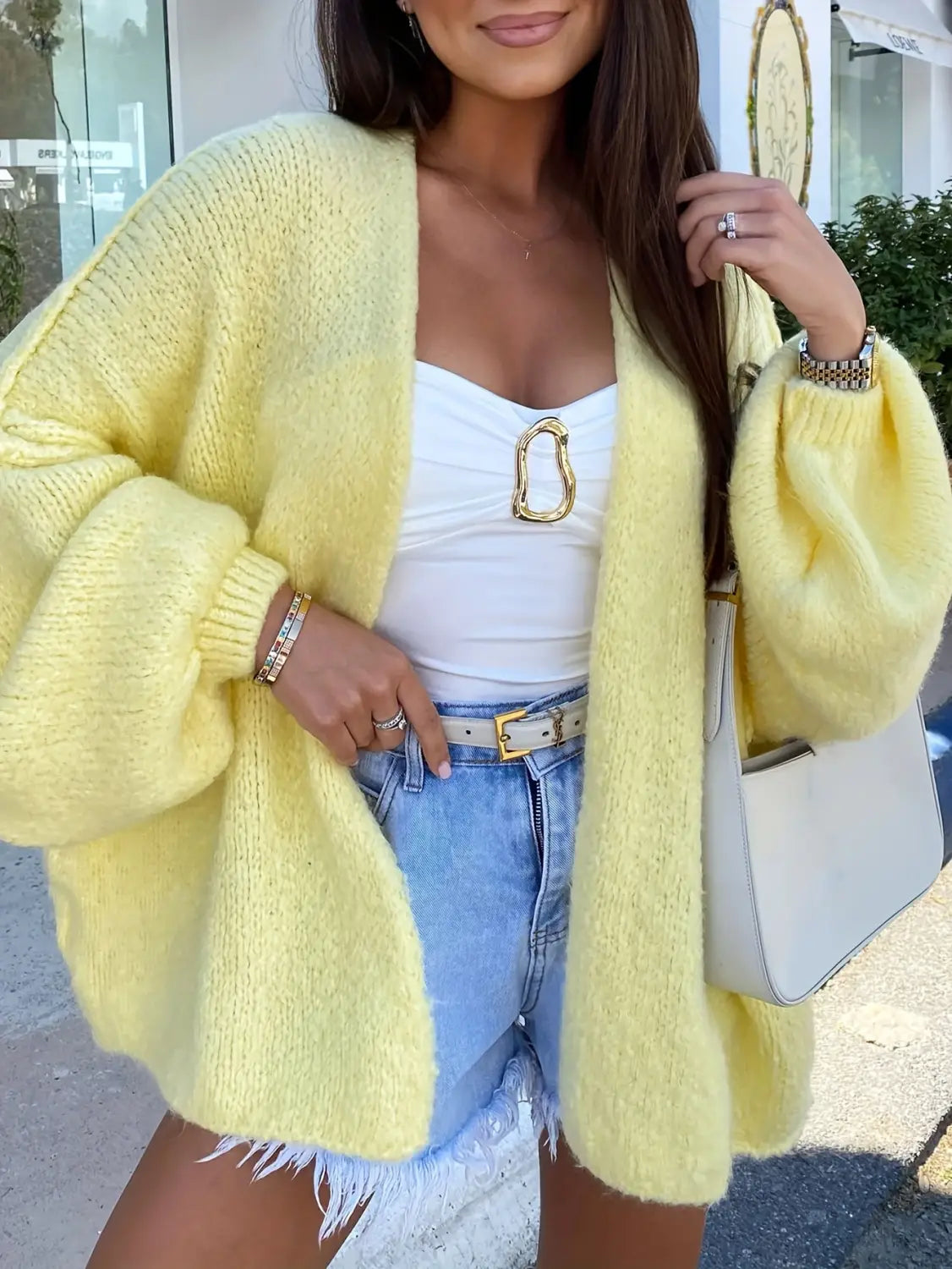 Pull hipster de style street lanterne de lanterne jaune.