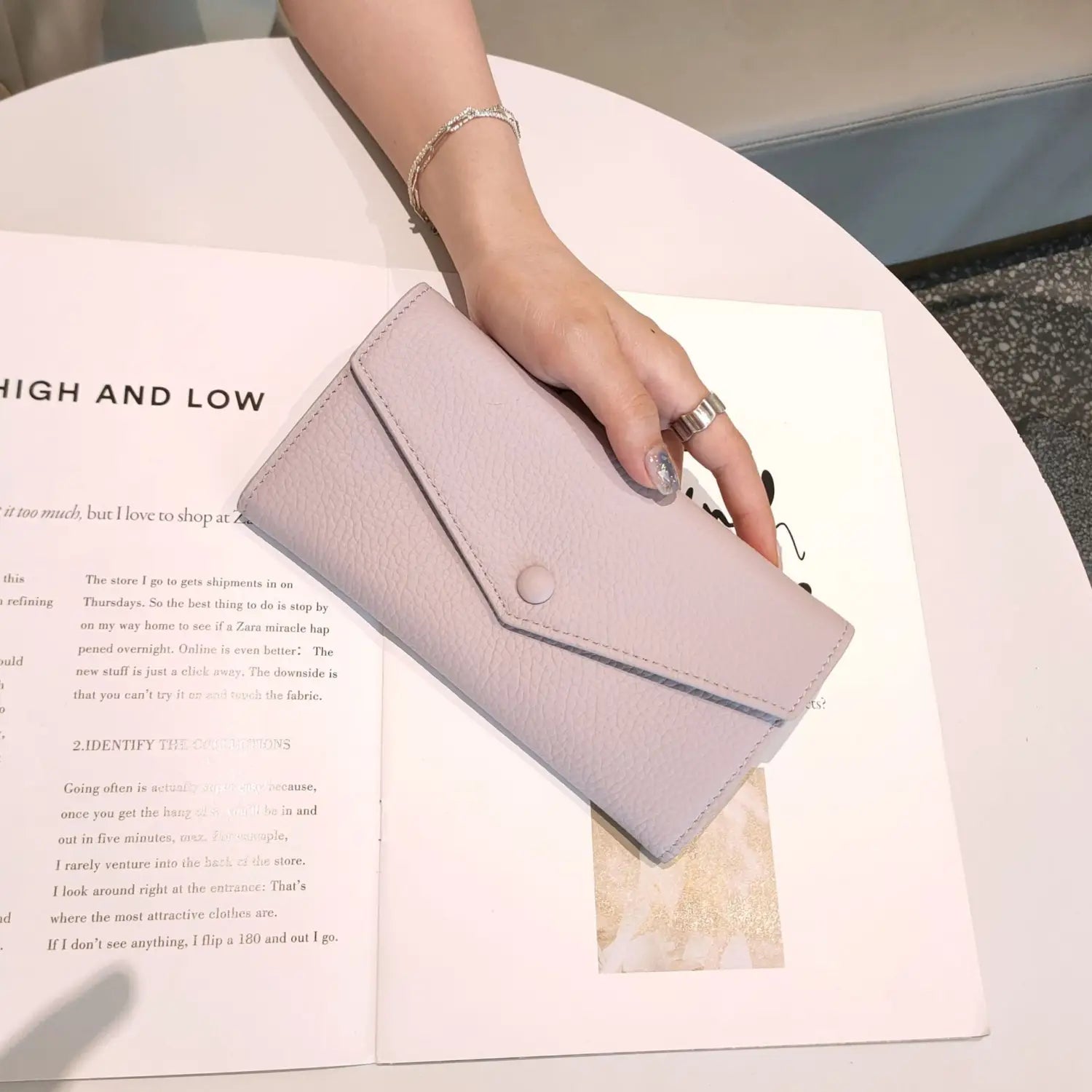 Layer Cowhide Leather Wallet in Bright Colors for the United States Market