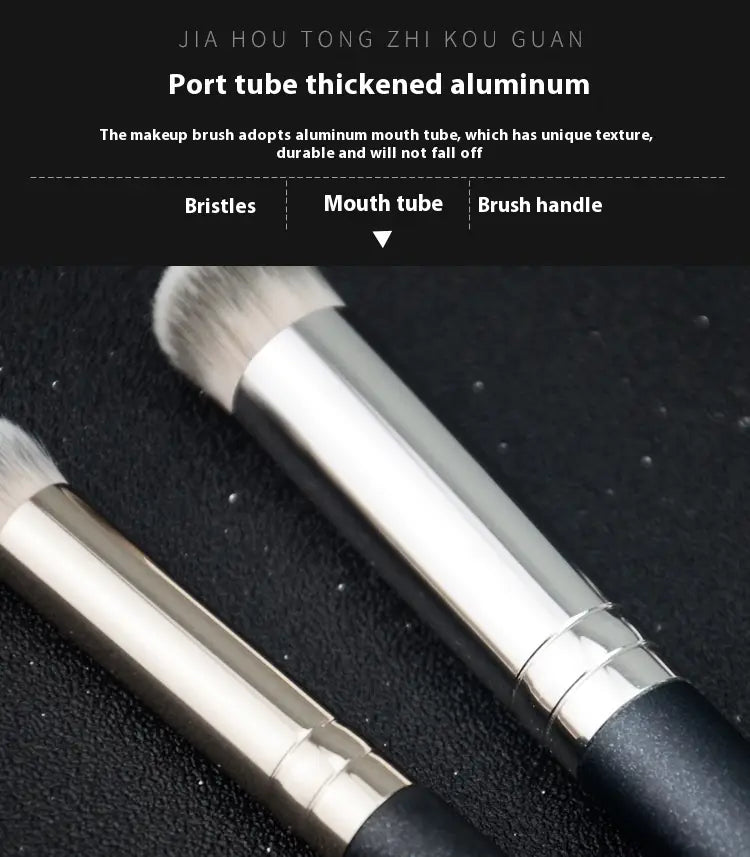 M270 Concealer Brush with Bevel Round Head and Wooden Handle