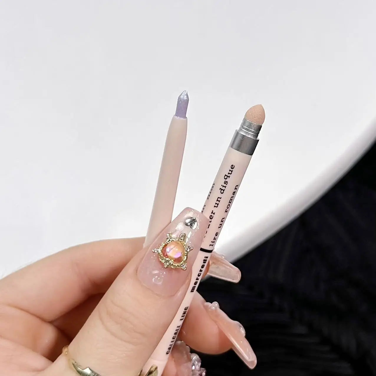 Variety of Eye Shadow Colors in Beige Pink Gold Purple and More