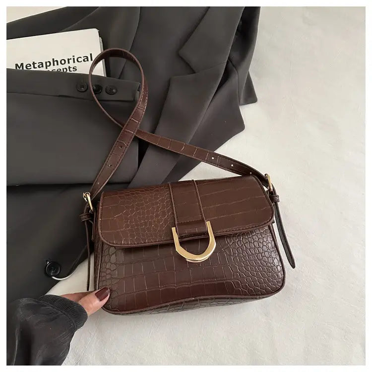 Varine en cuir PU dur avec bandoulière unique en plusieurs couleurs