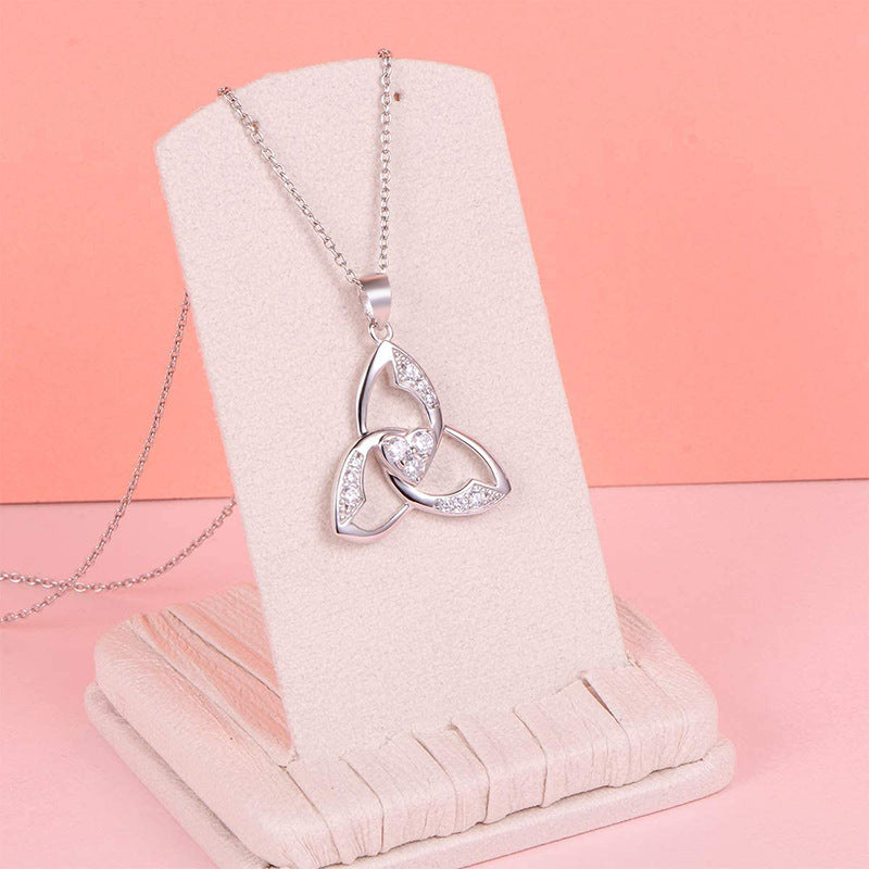 925 Silver Necklace Women’s Triangle Silver Accessories Clavicle Chain - Triangle Bling for Your Clavicle’s Wild Side