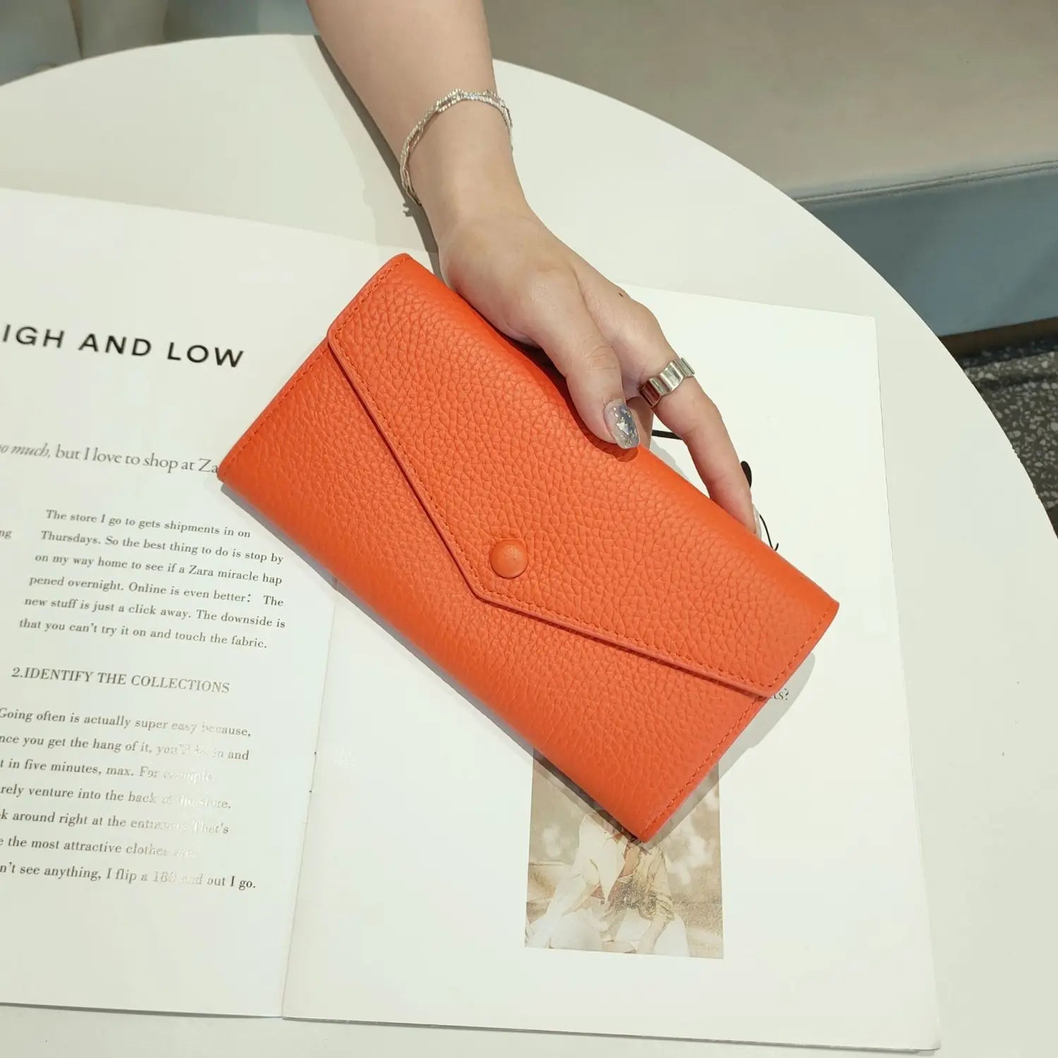 Layer Cowhide Leather Wallet in Bright Colors for the United States Market