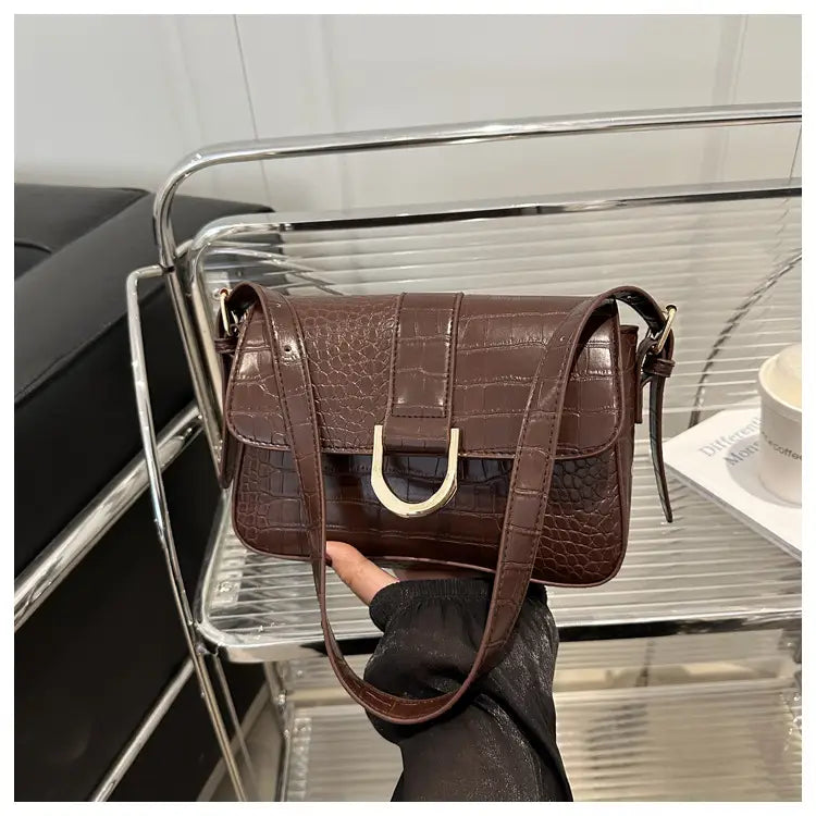 Varine en cuir PU dur avec bandoulière unique en plusieurs couleurs