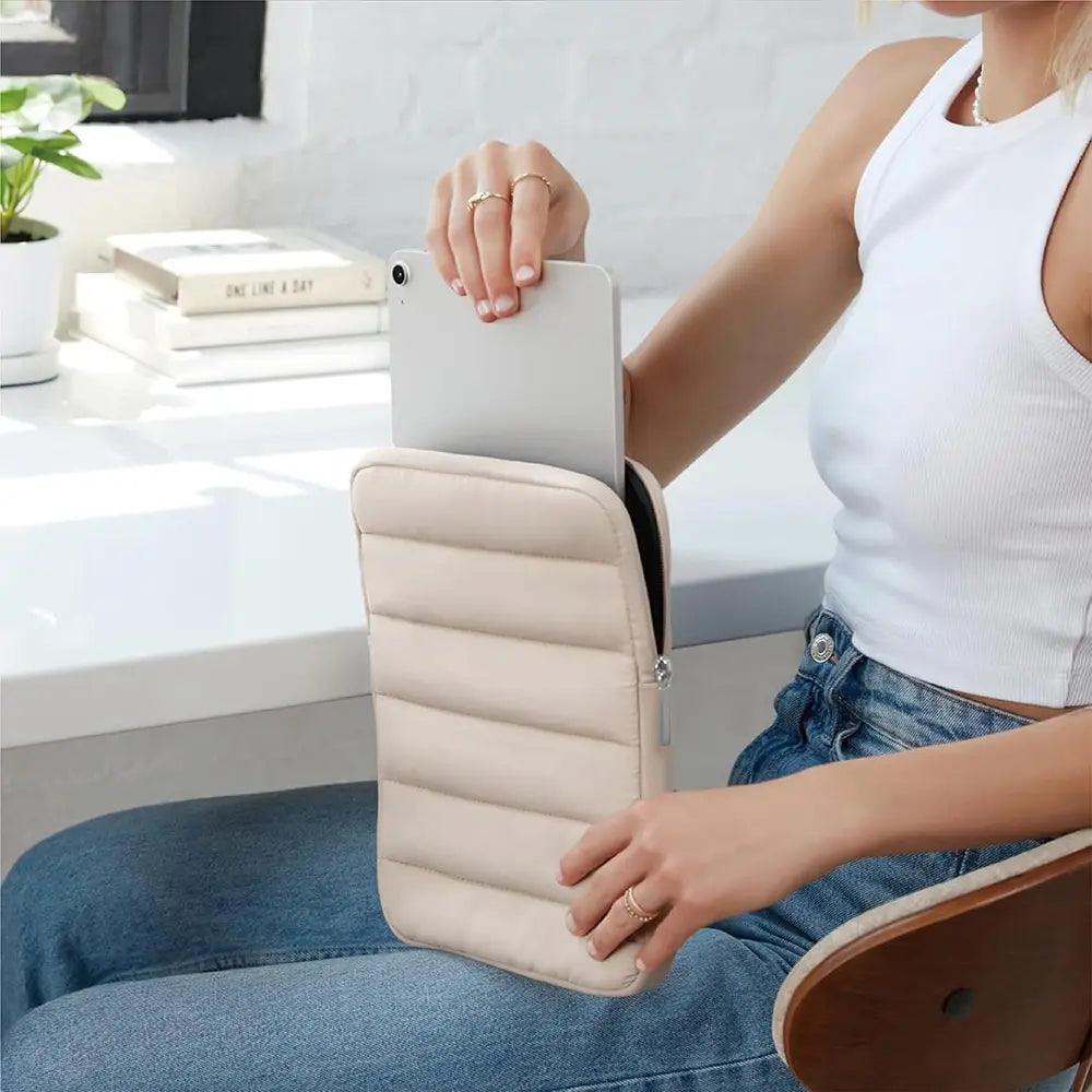 Mála stórála táibléid uiscedhíonach le leaisteacha le haghaidh feistí 9.7 go 11 orlach