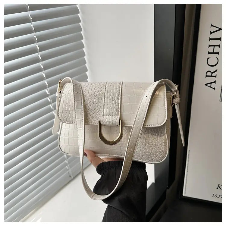 Varine en cuir PU dur avec bandoulière unique en plusieurs couleurs