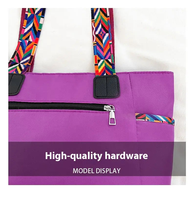 Lila Oxford tyg resväska med svarta ränder och dubbla axelanslutningar