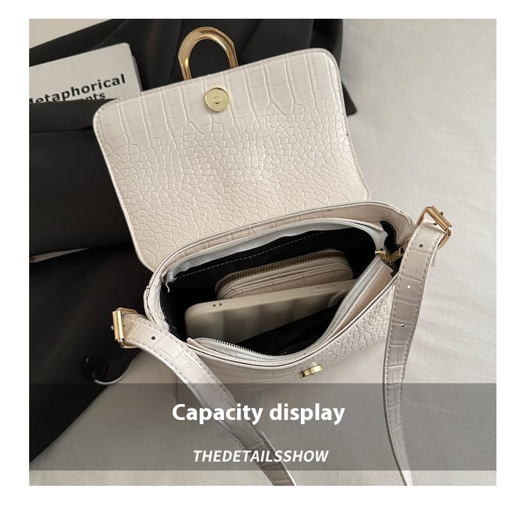 Varine en cuir PU dur avec bandoulière unique en plusieurs couleurs