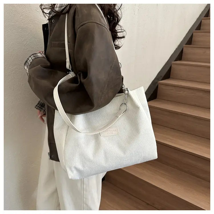 Cord -Umhängetasche mittelgroß