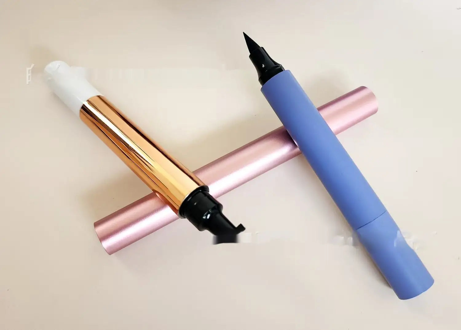 Eyeliner Bar Sigilat Eyeliner impermeabil Matte și metalic de lungă durată