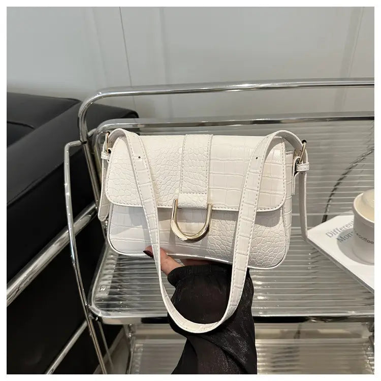 Varine en cuir PU dur avec bandoulière unique en plusieurs couleurs