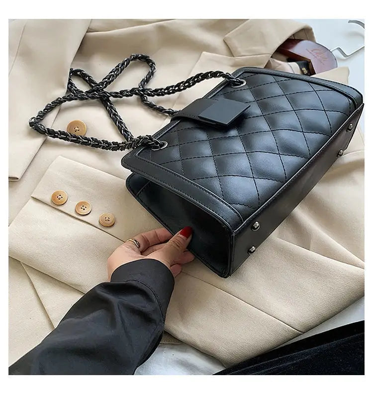 Fashion Small Chain Bag for Winter Travel with PU and Corduroy Options