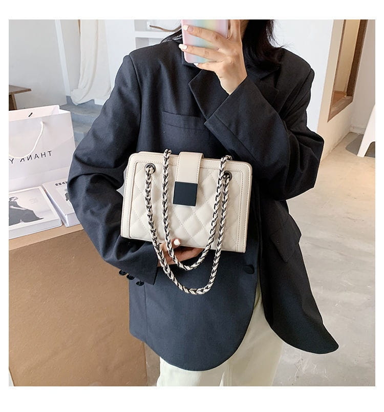 Fashion Small Chain Bag for Winter Travel with PU and Corduroy Options