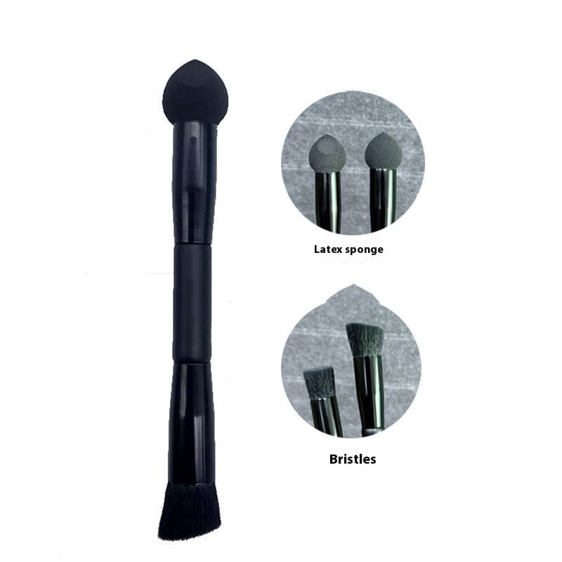 Wooden Handle Concealer Brush for Makeup Blending and Precise Application