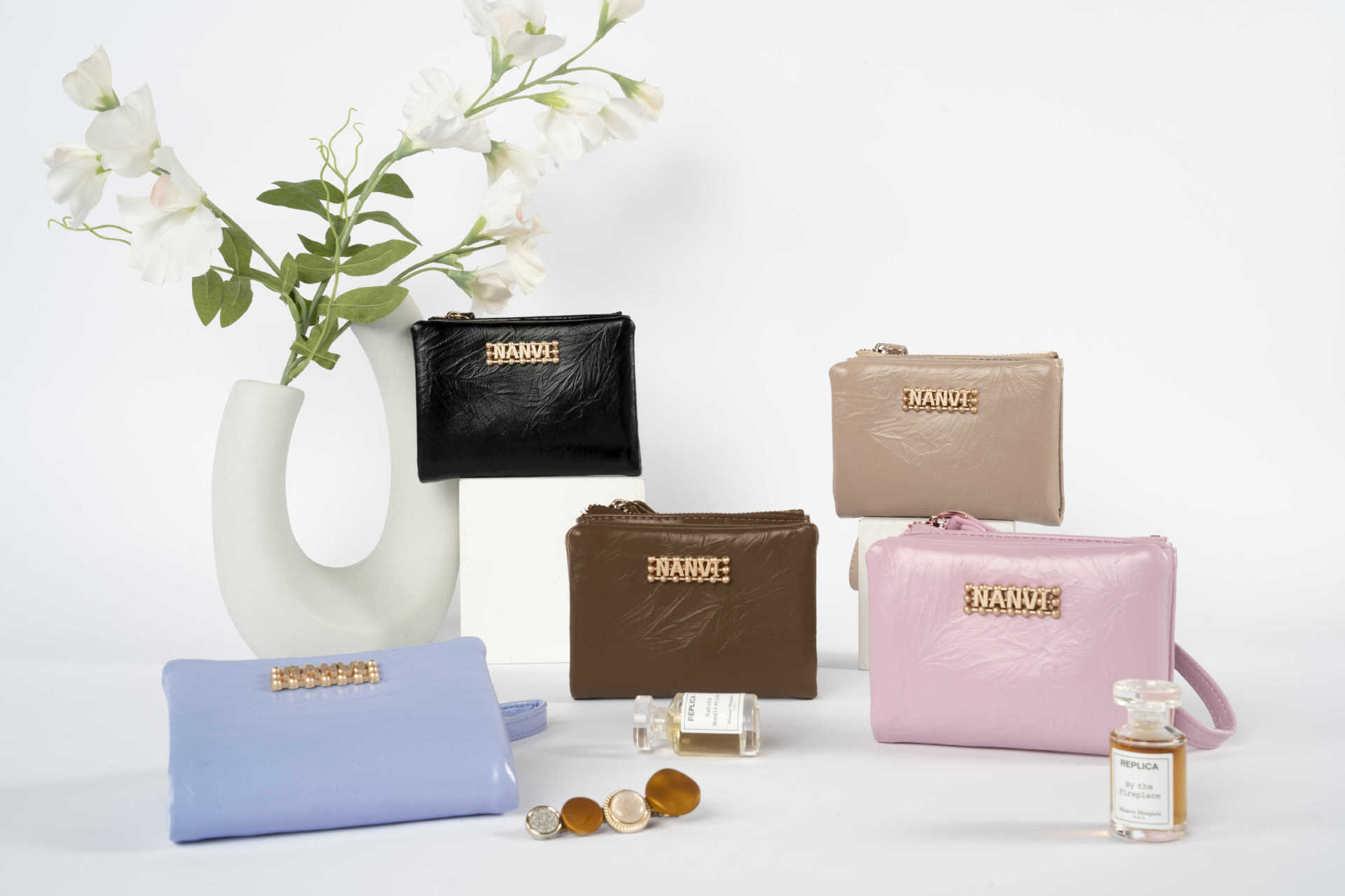 Anti-Theft Card Wallet in Multiple Colors for United States and CHF Fans - Wallets So Chic They Might Steal Your Heart