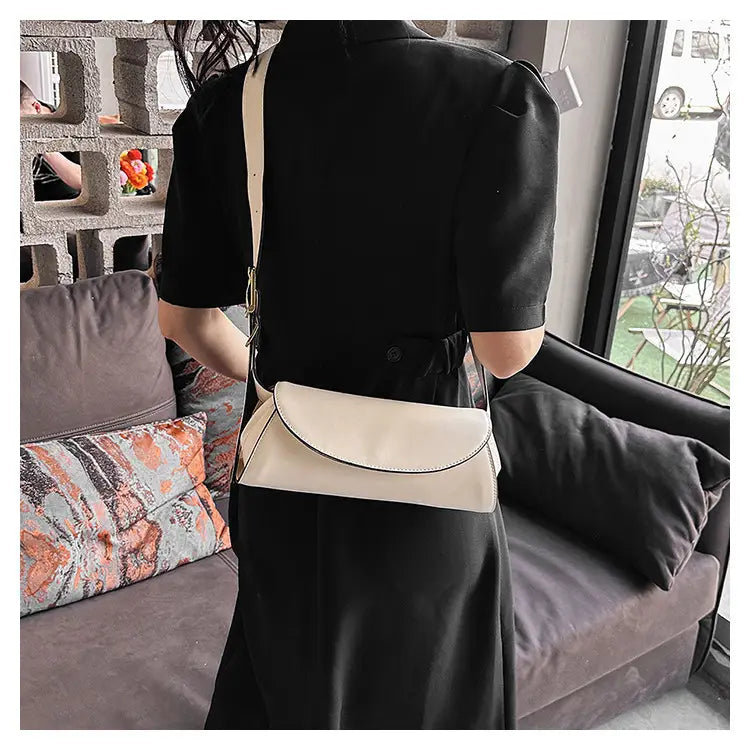 Milky White Cylinder Pu axelväska Justerbar remmulti-färghandväska