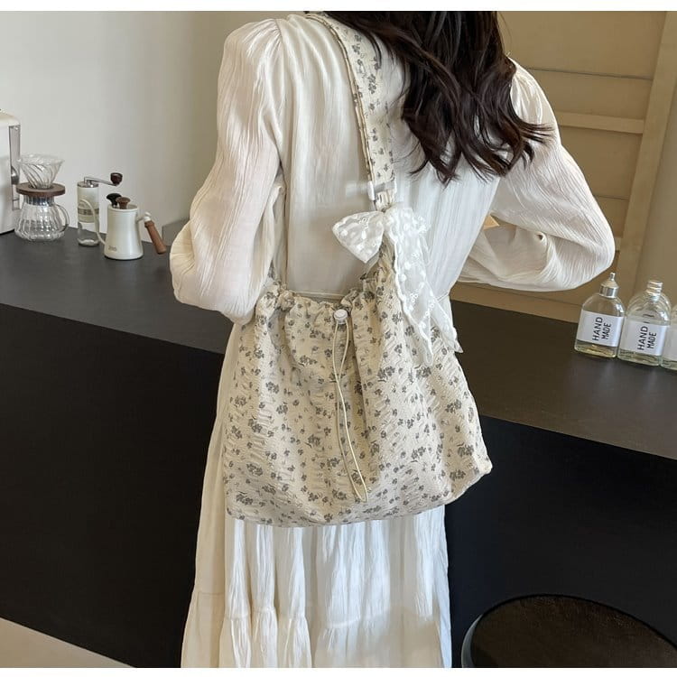 Large Capacity Canvas Bag for Leisure and Travel with Beautiful Flower Design