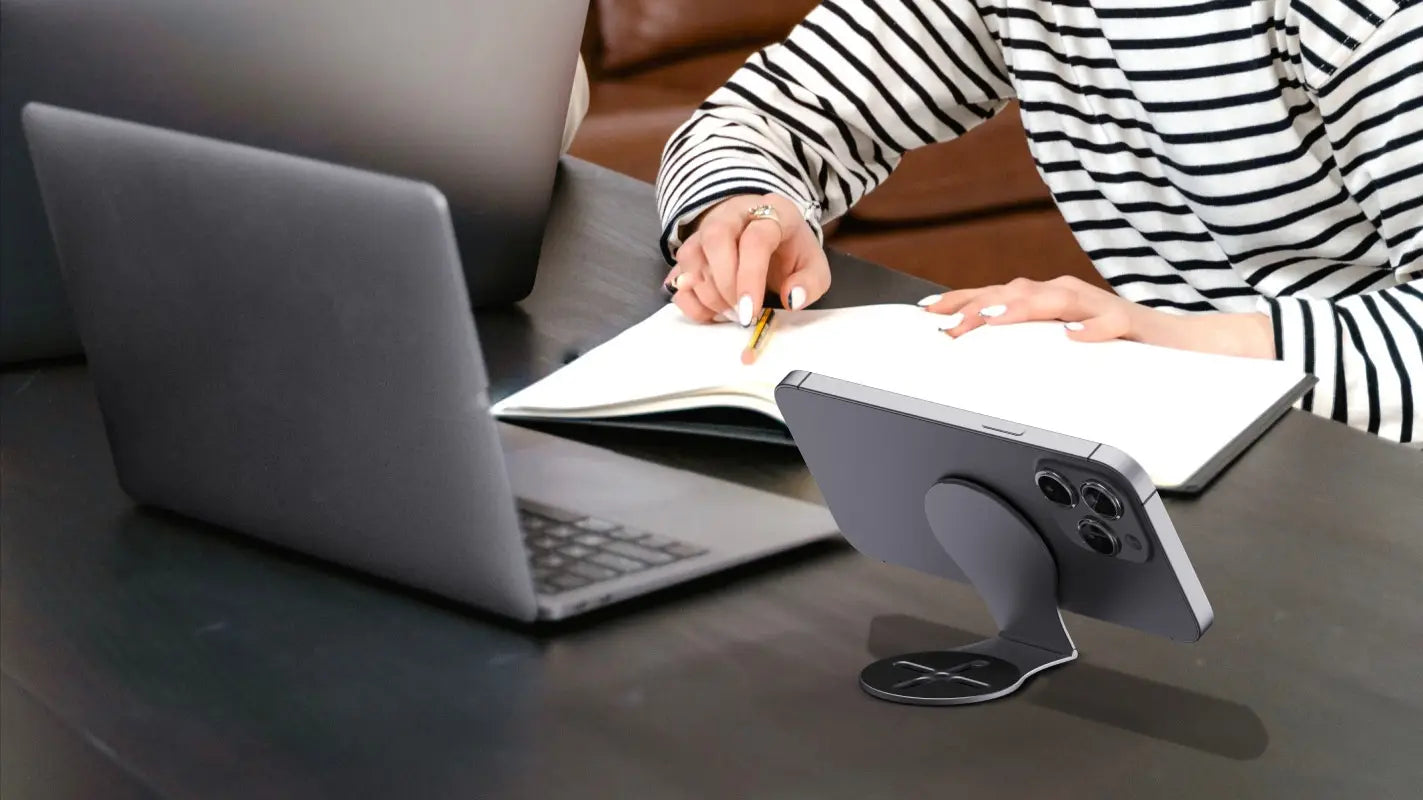 Folding Magnetic Bracket Desktop for Suspension Screen and Display