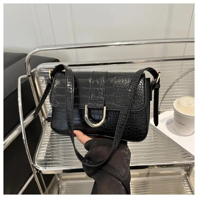 Varine en cuir PU dur avec bandoulière unique en plusieurs couleurs