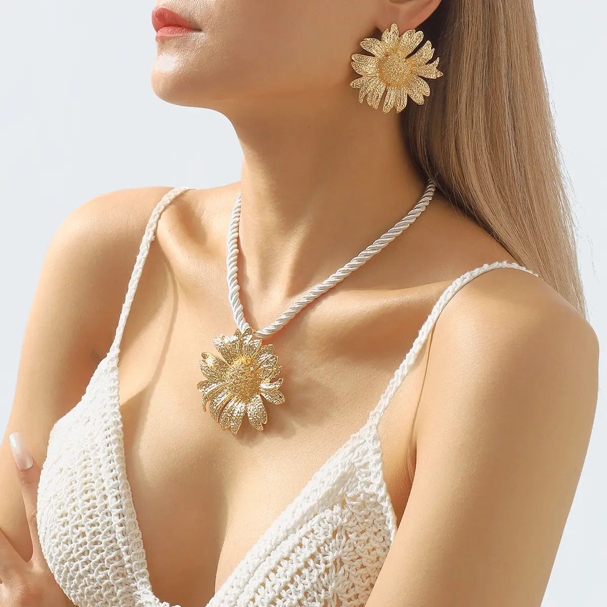 Fashion Personalized Flower Pendant Clavicle Chain