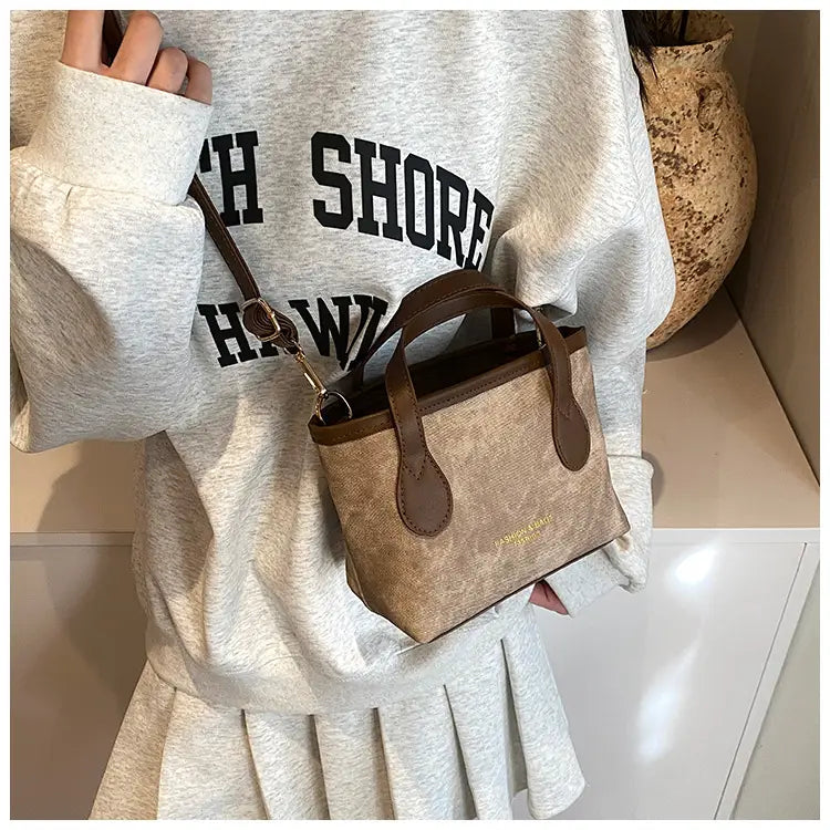 Medium PU axelväska för kvinnor svartbrun med intern mobiltelefonficka