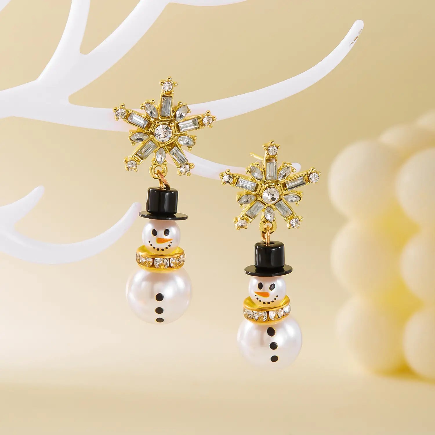 Women’s Fashion Christmas Snowman Pendant Earrings