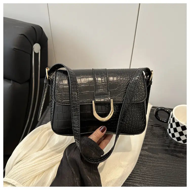 Varine en cuir PU dur avec bandoulière unique en plusieurs couleurs