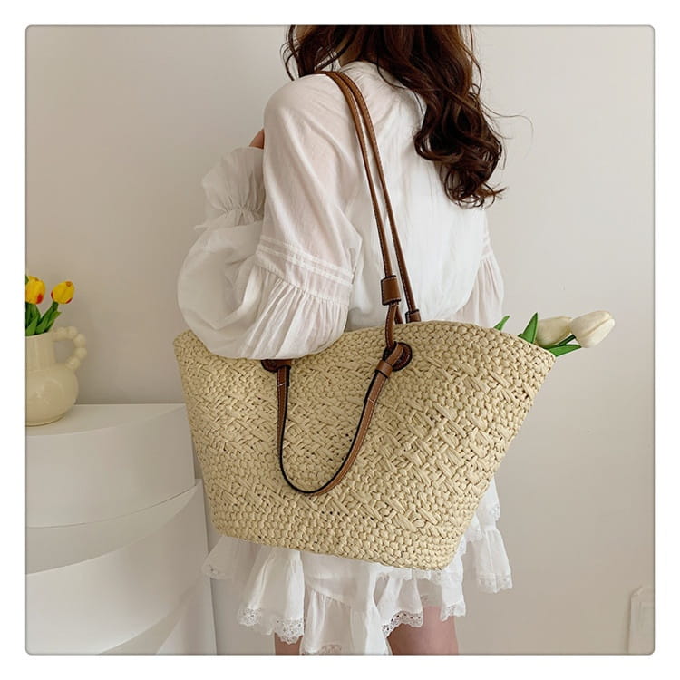 Woven Seaside Beach Bag with Open Pocket and Portable Straw Design