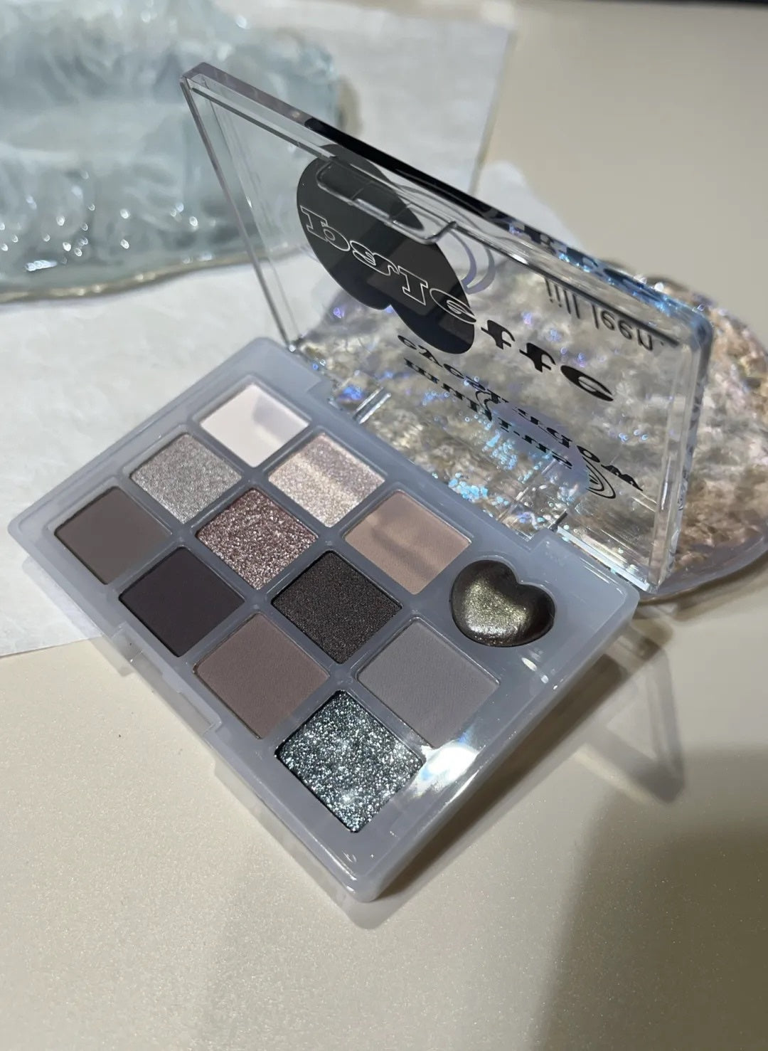 Beautiful Eye Shadow Plate Makeup with Earth Tone Color Options - Colors beautiful eye shadow plate makeup color earth