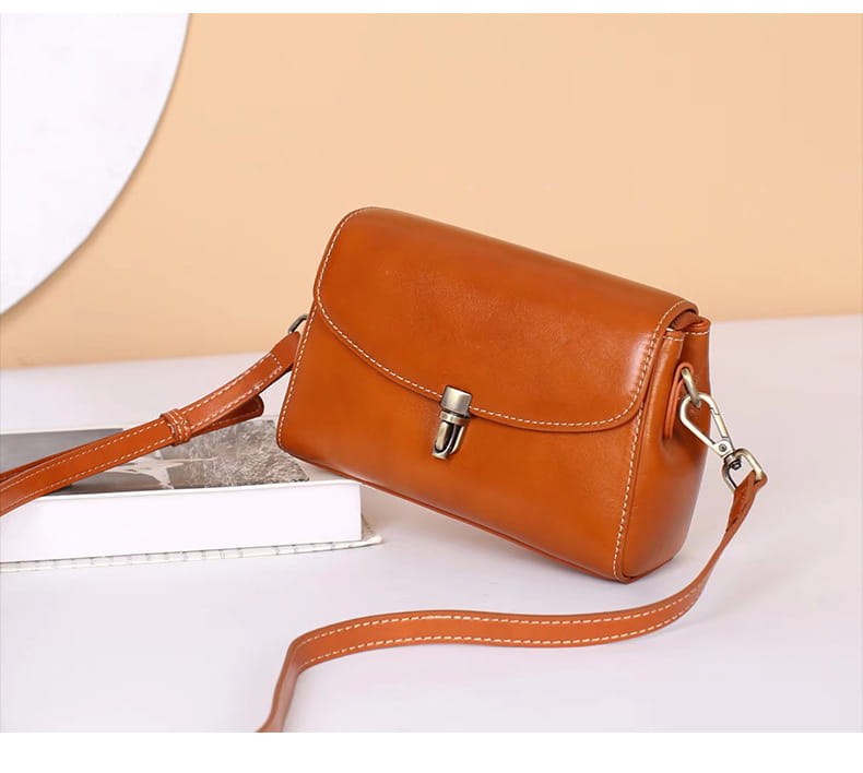 Exquisite Cowhide Small Square Bag with Internal Zipper in Stylish Simple Design