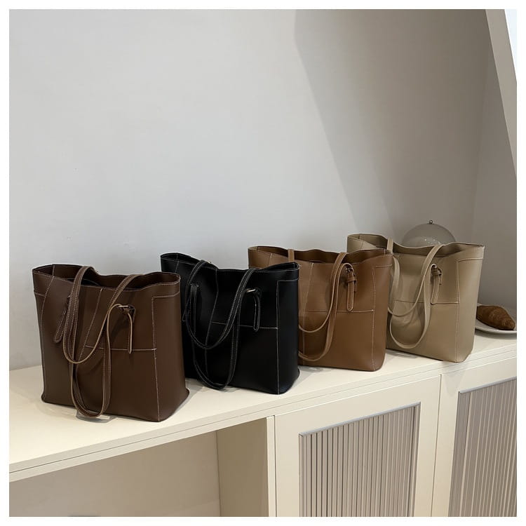 Simple Commute Large Underarm Bag with Sandwich Pocket and Soft PU Material