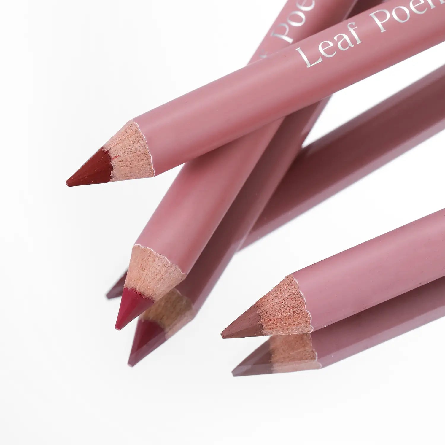 Single Lip Liner for Matte Lipstick and Color Enhancement