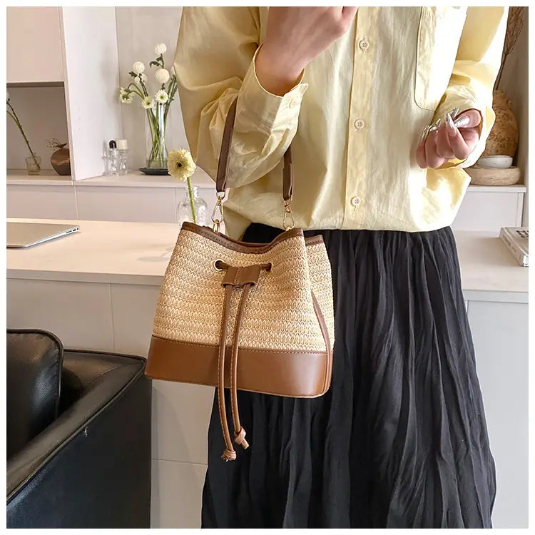 Kudottu ruskea aprikoosi maito tee olkalaukku neliömäinen ristikukkaro hihnalla