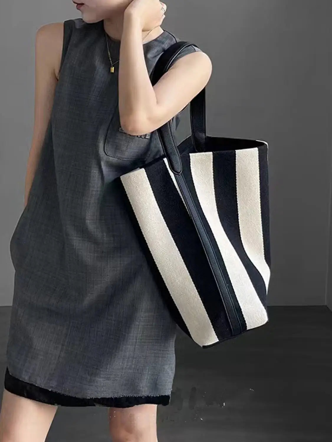 White Contrast Color Wide Shoulder Striped Canvas Bag with Zipper Pocket