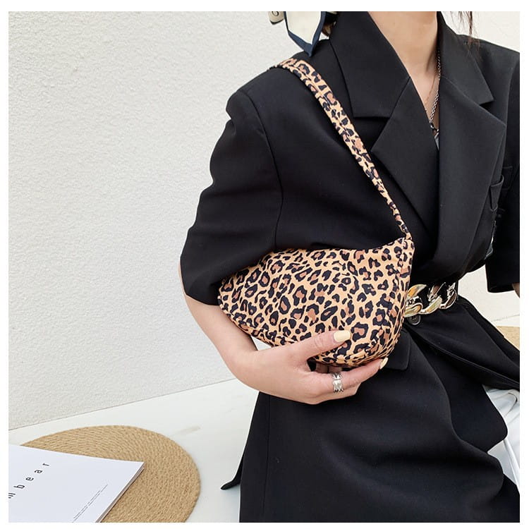 Sac à bandoulière en nylon à imprimé léopard avec sac à bandoulière à bandoulière urbain de poche 3D