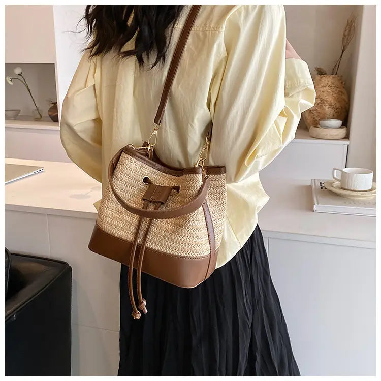 Kudottu ruskea aprikoosi maito tee olkalaukku neliömäinen ristikukkaro hihnalla