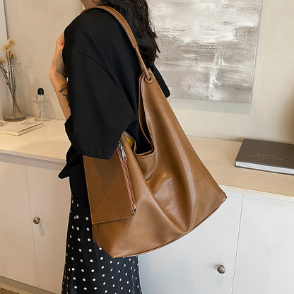 Casual Retro Large Western Style Shoulder Bag with Multiple Pockets - Teleplus casual retro large capacity western