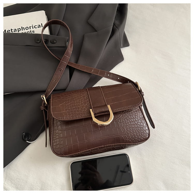 Varine en cuir PU dur avec bandoulière unique en plusieurs couleurs