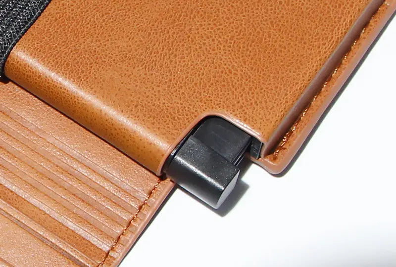 Retro PU Metal Wallet with Carbon Fiber Pattern for Men in the United States