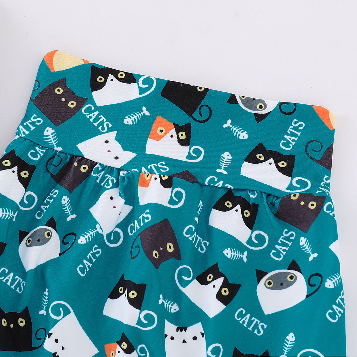 Cute cat print set - Cuteness Overload: Adorable Cat Print for Tiny Tots