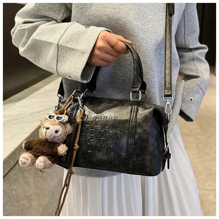 Borsa a tracolla a tracolla in pelle morbida con cerniera per donna